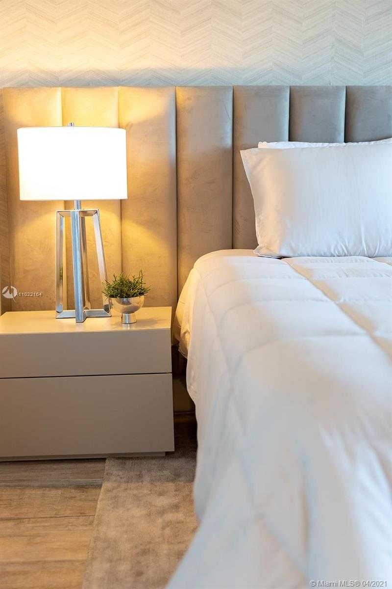 Small Image of 650 NORTH EAST 32ND ST #3204, Miami Number 32
