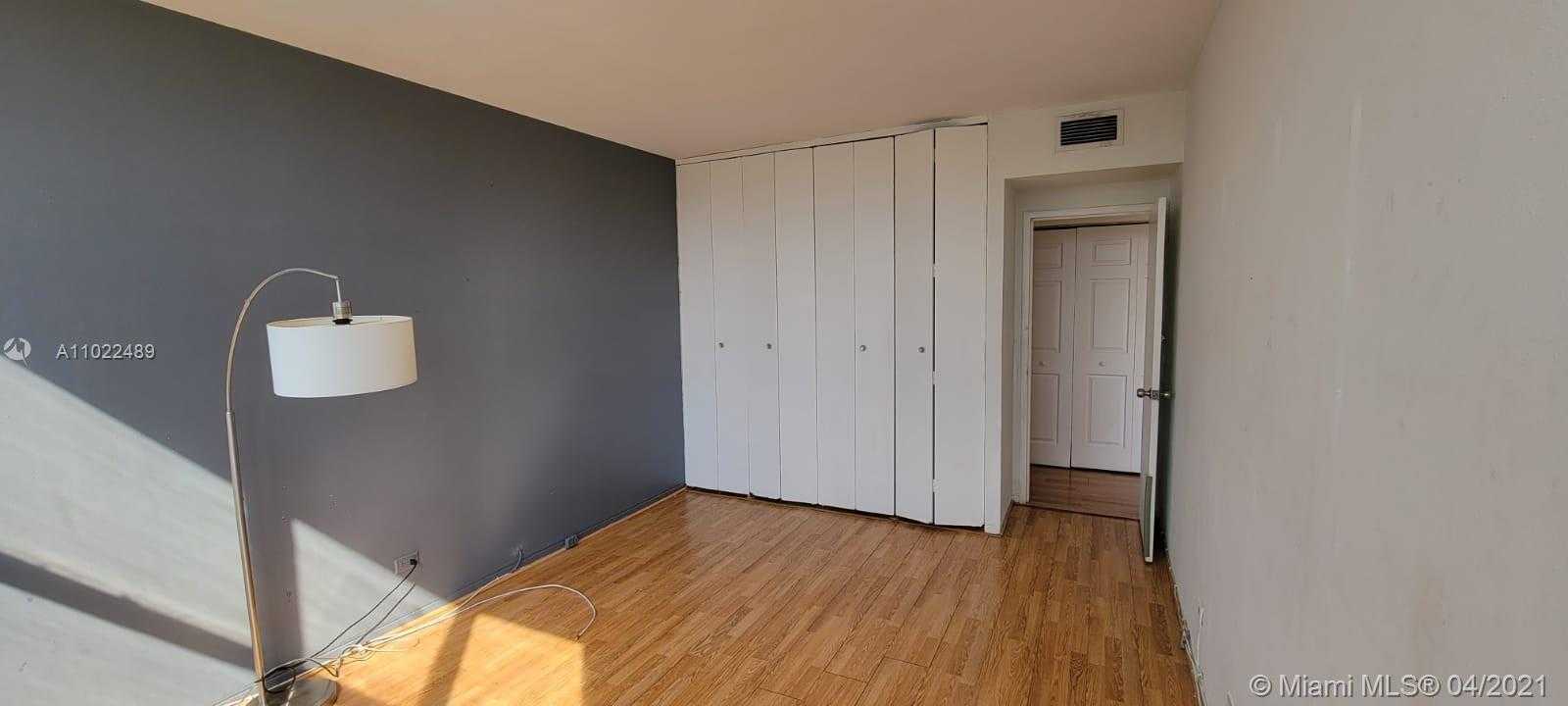 Small Image of 7441 WAYNE AVE #4L, Miami Beach Number 16