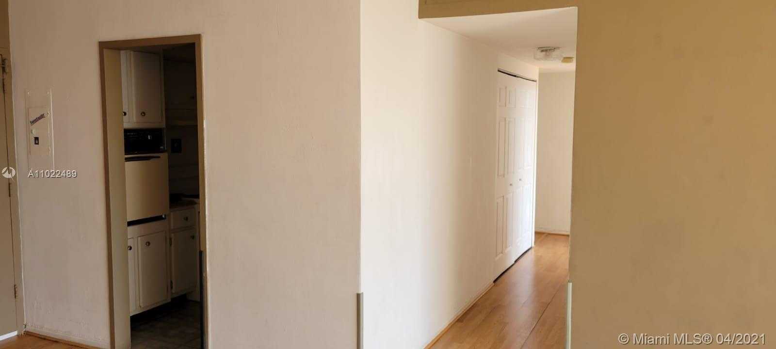 Small Image of 7441 WAYNE AVE #4L, Miami Beach Number 17