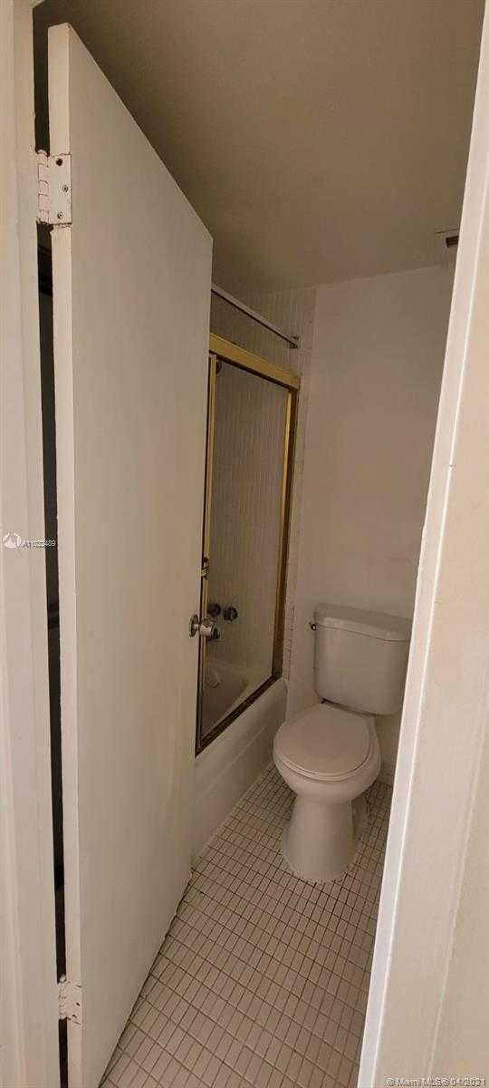 Small Image of 7441 WAYNE AVE #4L, Miami Beach Number 19