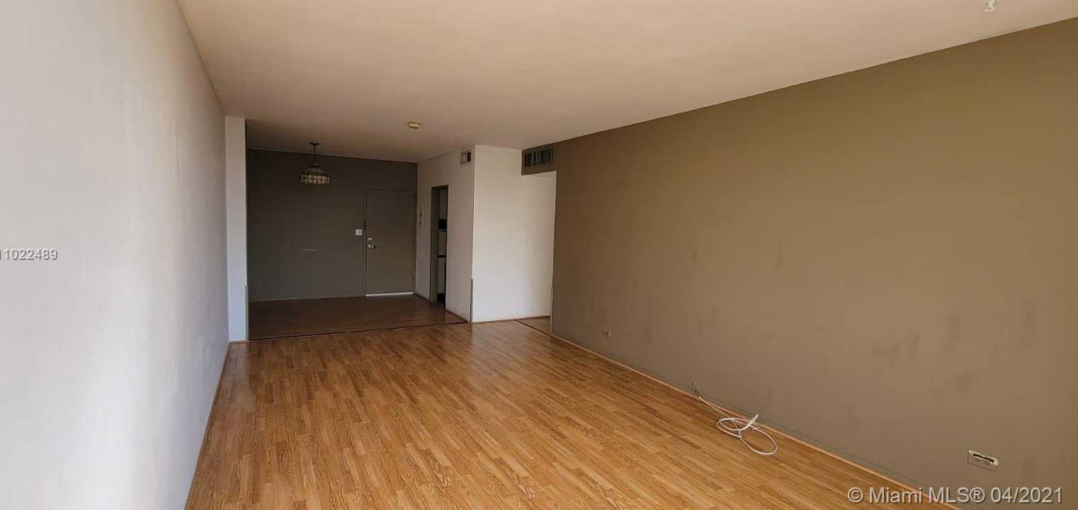 Small Image of 7441 WAYNE AVE #4L, Miami Beach Number 3