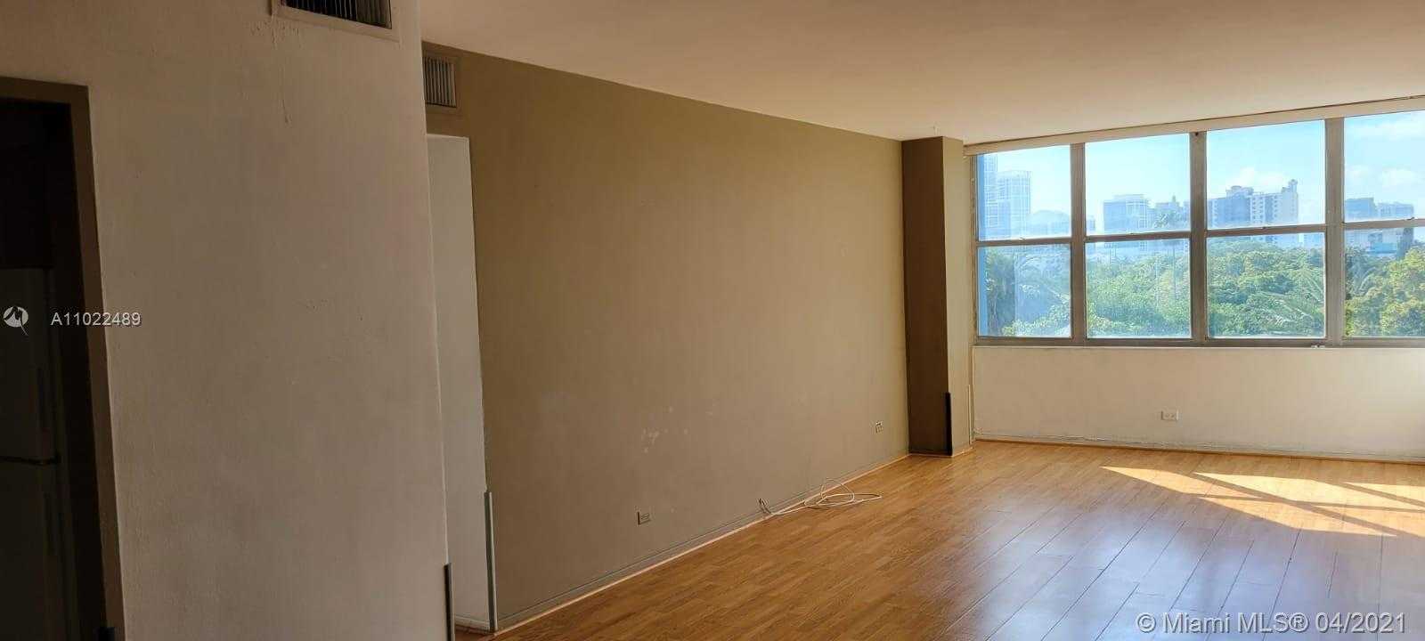 Small Image of 7441 WAYNE AVE #4L, Miami Beach Number 4