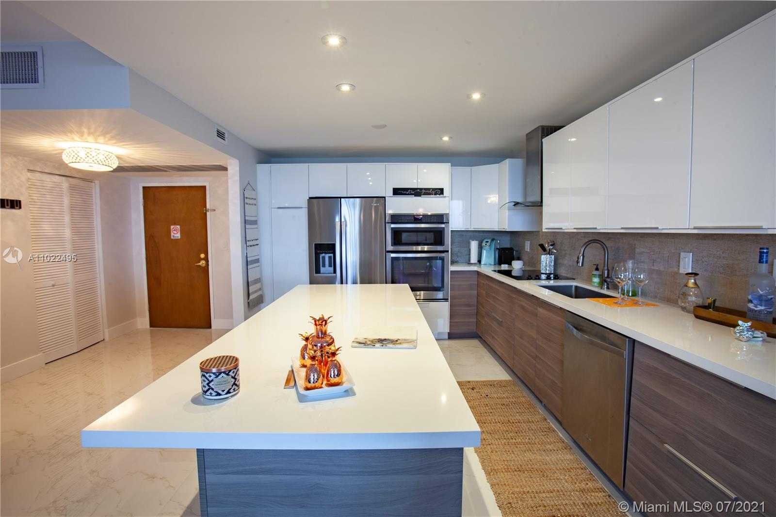 Small Image of 2301 COLLINS AVE #810, Miami Beach Number 2