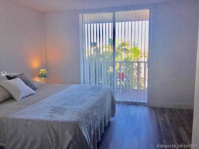 Small Image of 10000 WEST BAY HARBOR DR #425, Bay Harbor Islands Number 18