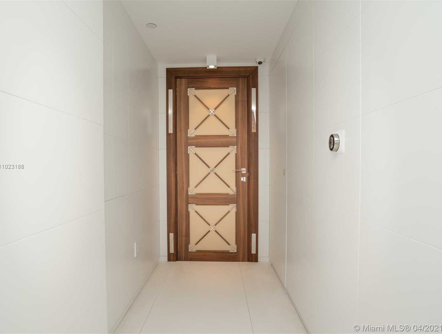 Small Image of 5875 COLLINS AVE #2102, Miami Beach Number 11