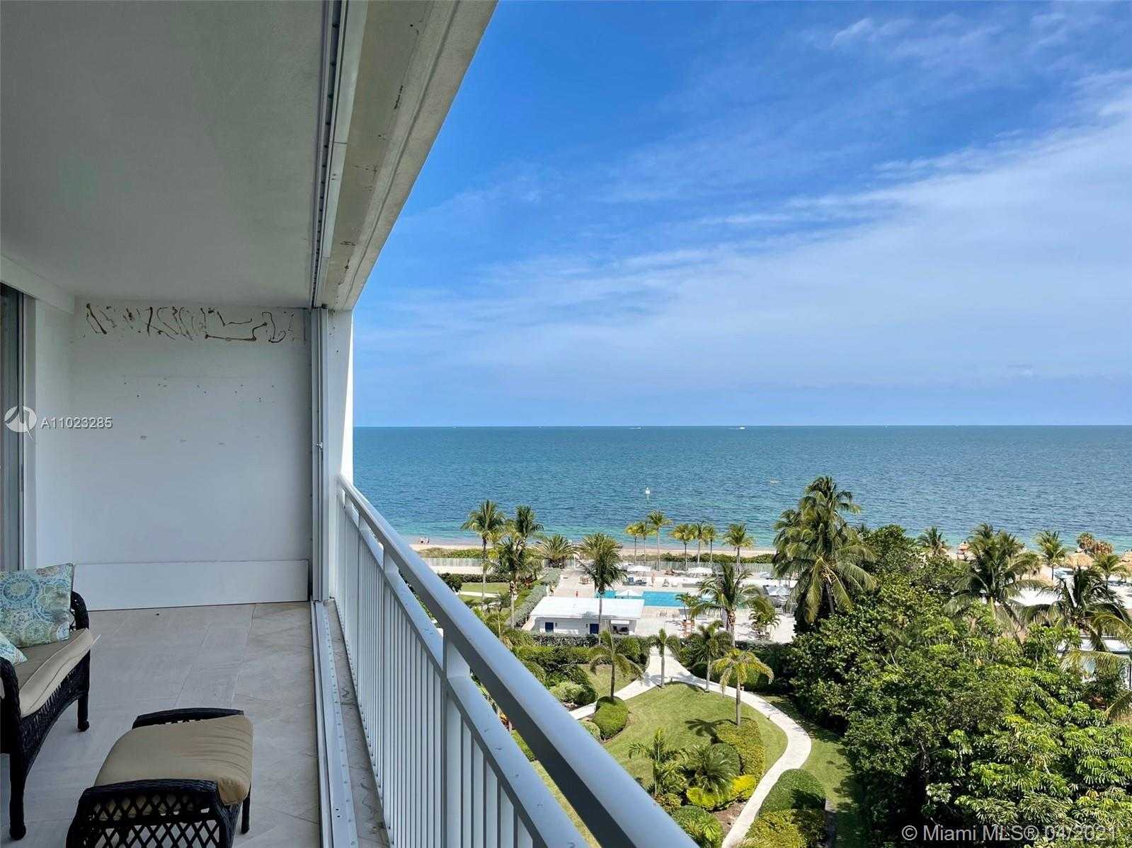 Small Image of 605 OCEAN DR #9L, Key Biscayne Number 2
