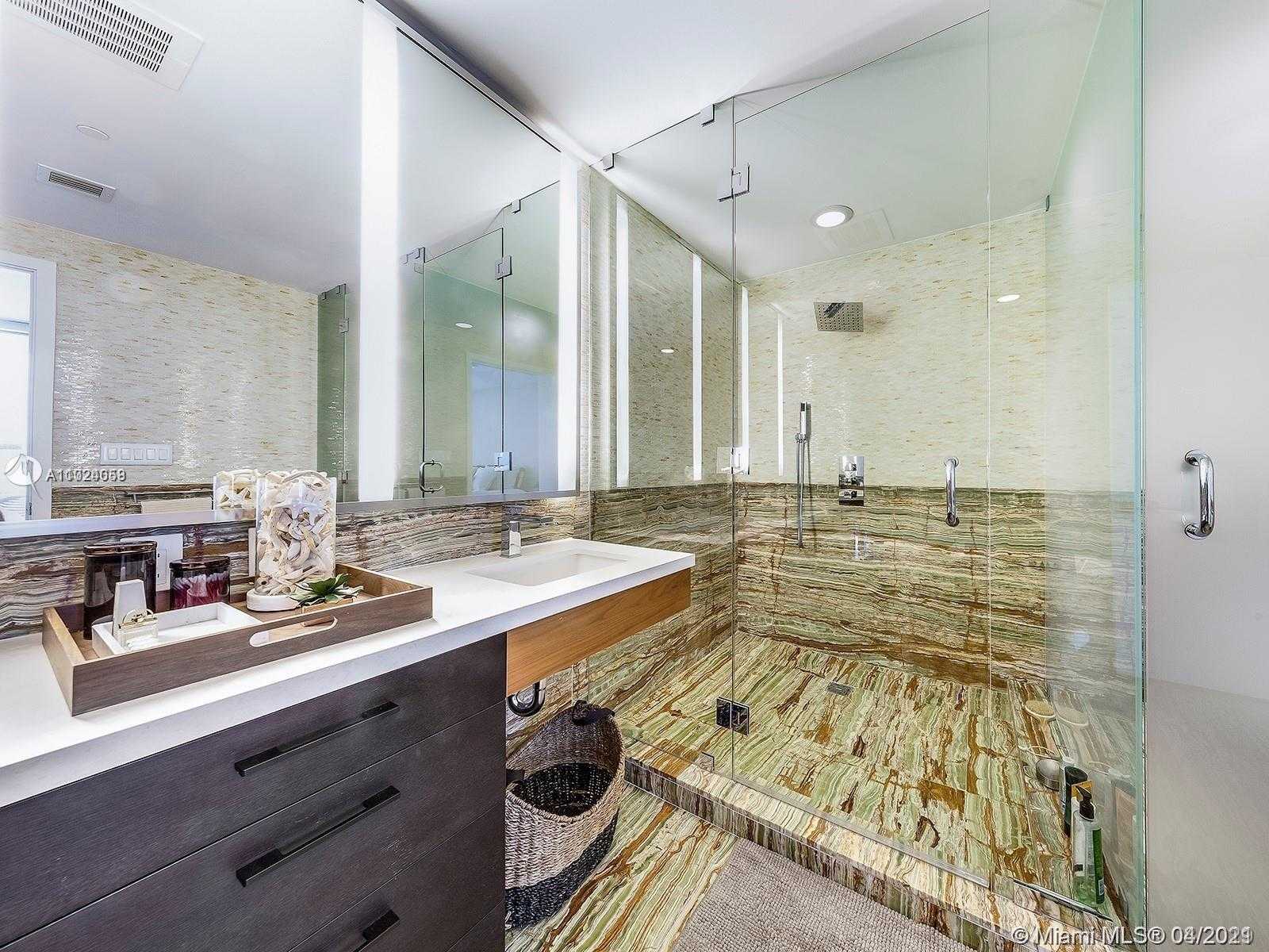 Small Image of 1 COLLINS AVE #402, Miami Beach Number 20