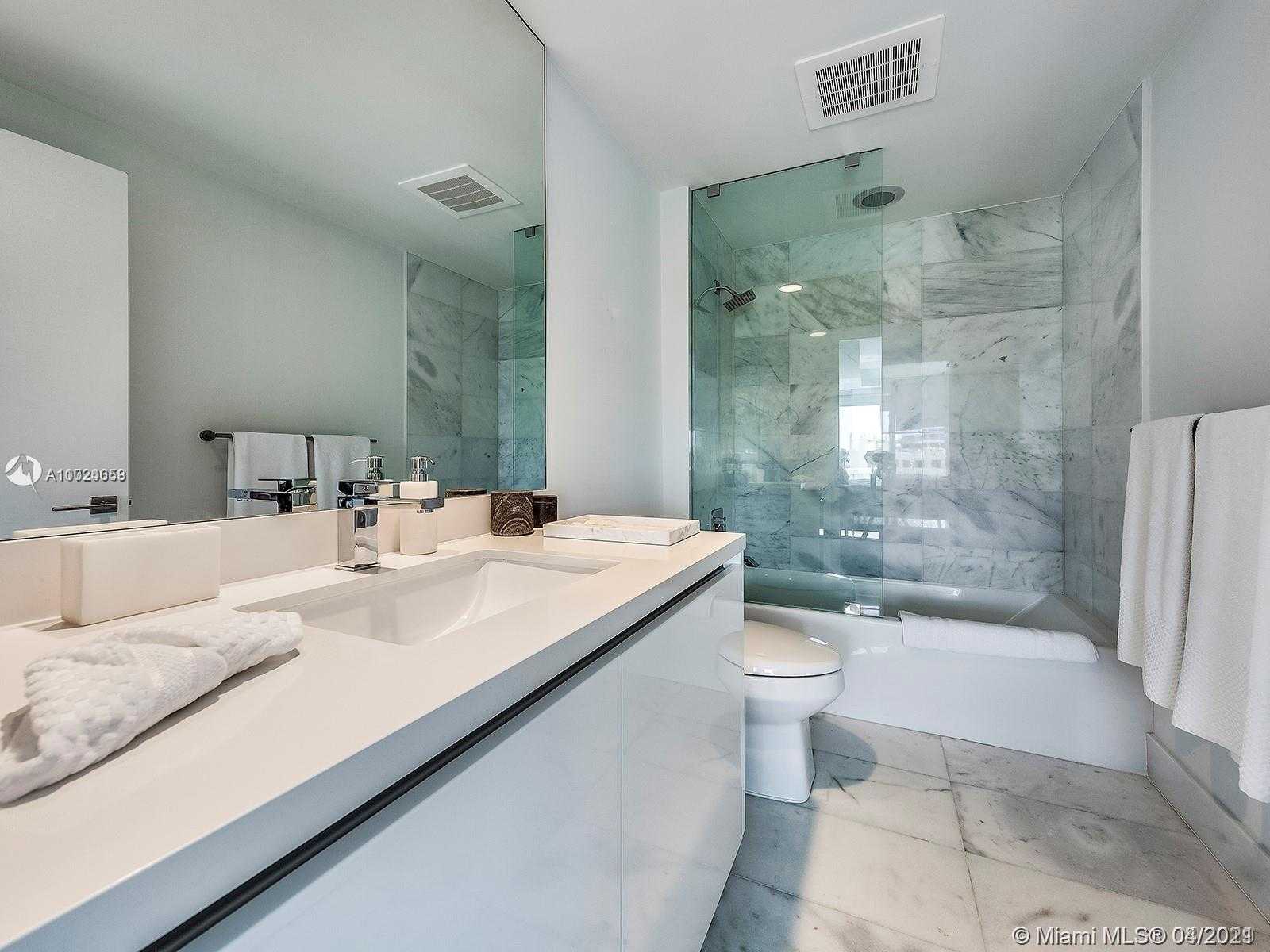 Small Image of 1 COLLINS AVE #402, Miami Beach Number 24