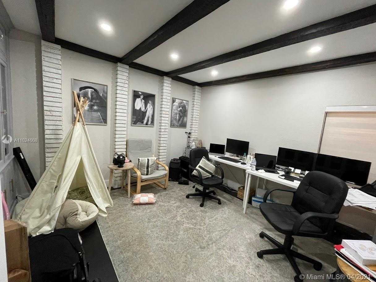 Small Image of 16123 KINGSMOOR WAY, Miami Lakes Number 13