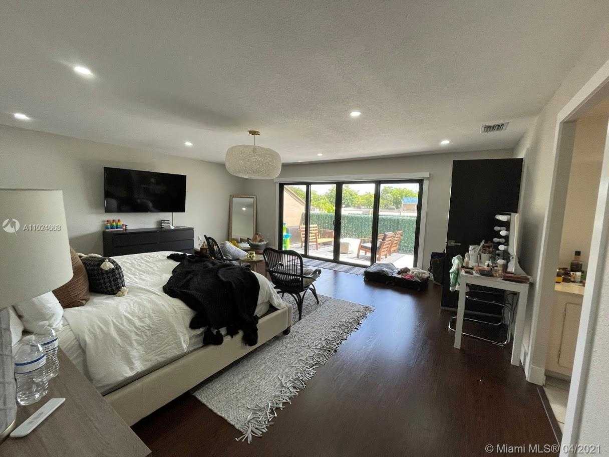 Small Image of 16123 KINGSMOOR WAY, Miami Lakes Number 16