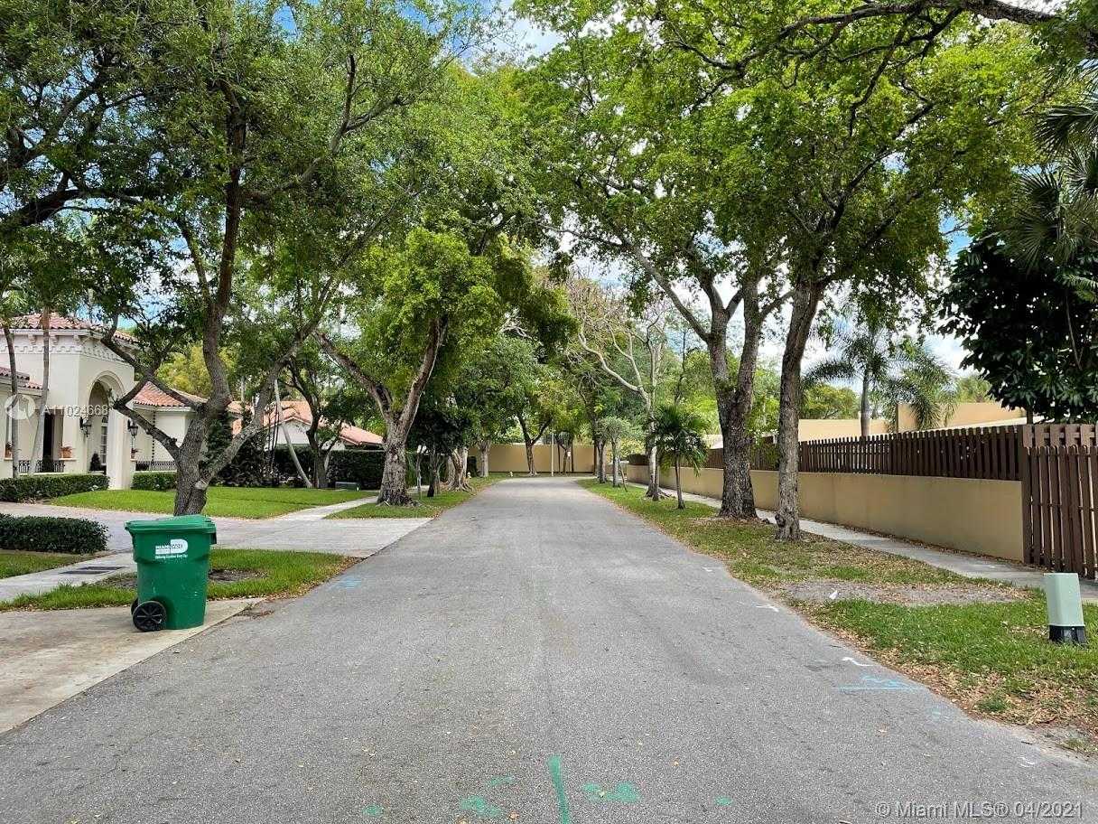Small Image of 16123 KINGSMOOR WAY, Miami Lakes Number 2