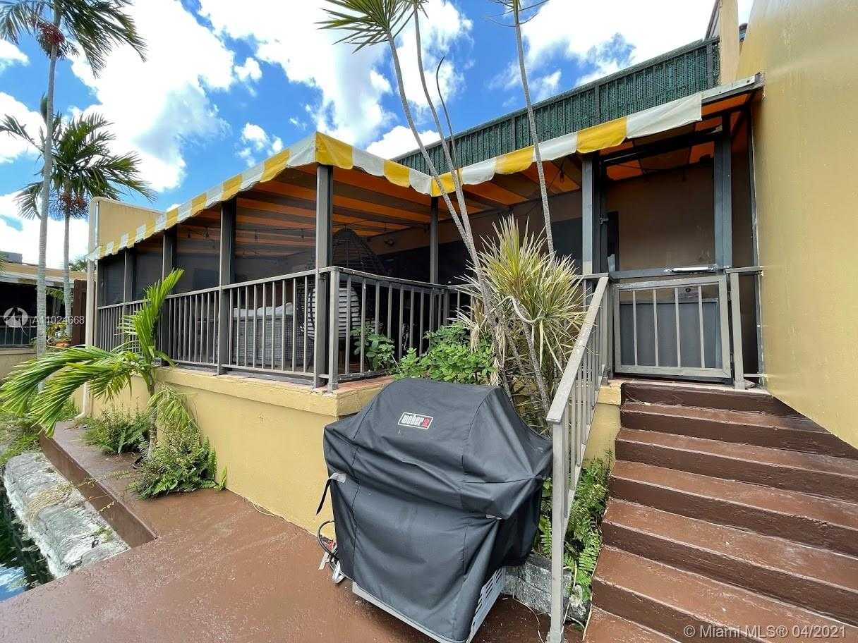 Small Image of 16123 KINGSMOOR WAY, Miami Lakes Number 23