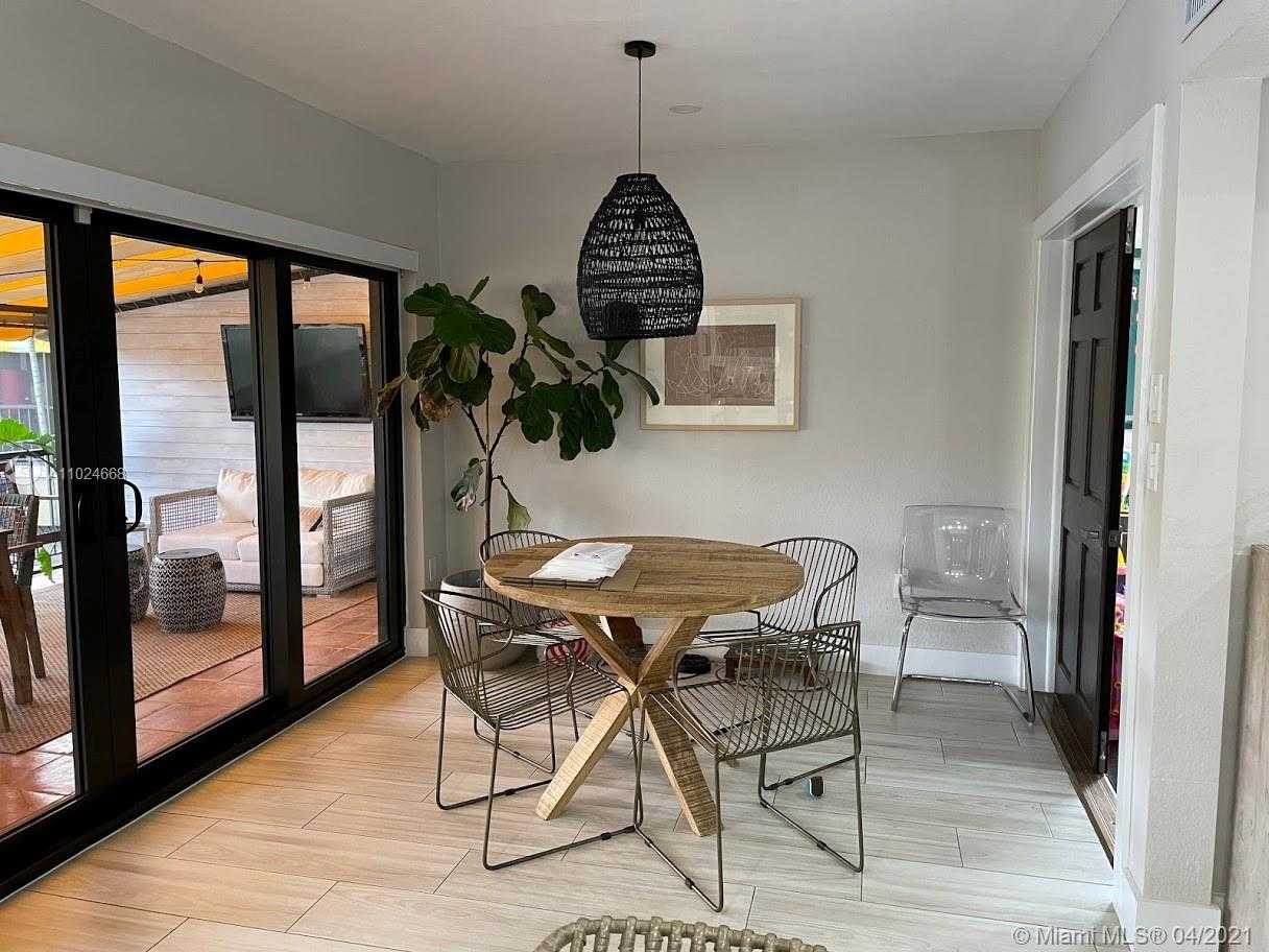 Small Image of 16123 KINGSMOOR WAY, Miami Lakes Number 6