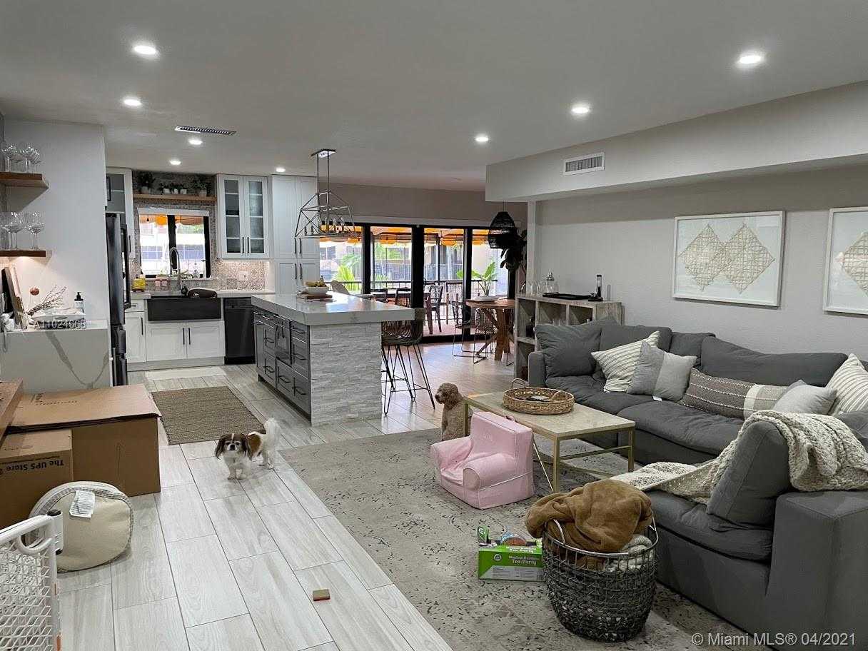 Small Image of 16123 KINGSMOOR WAY, Miami Lakes Number 7