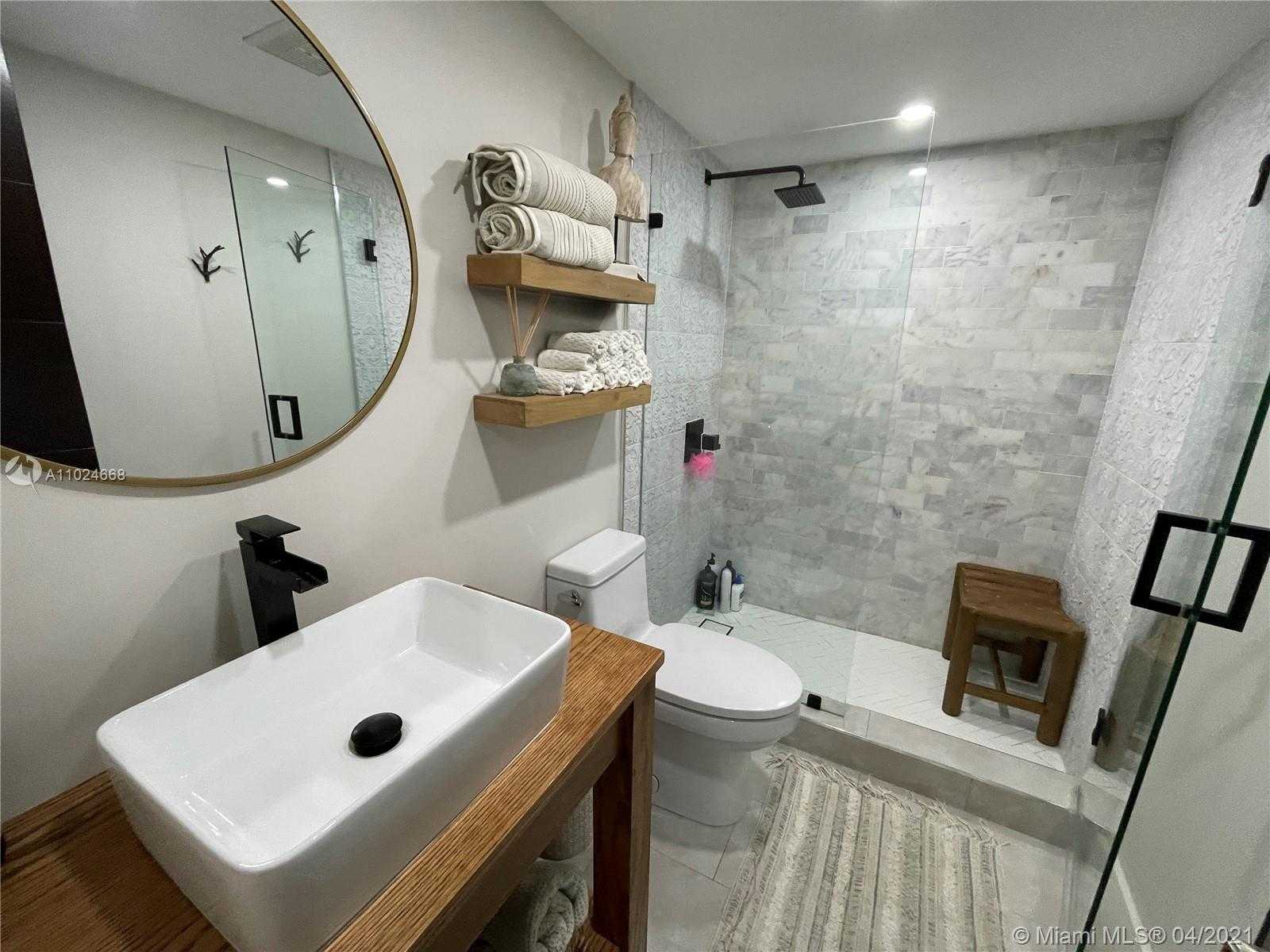 Small Image of 16123 KINGSMOOR WAY, Miami Lakes Number 9