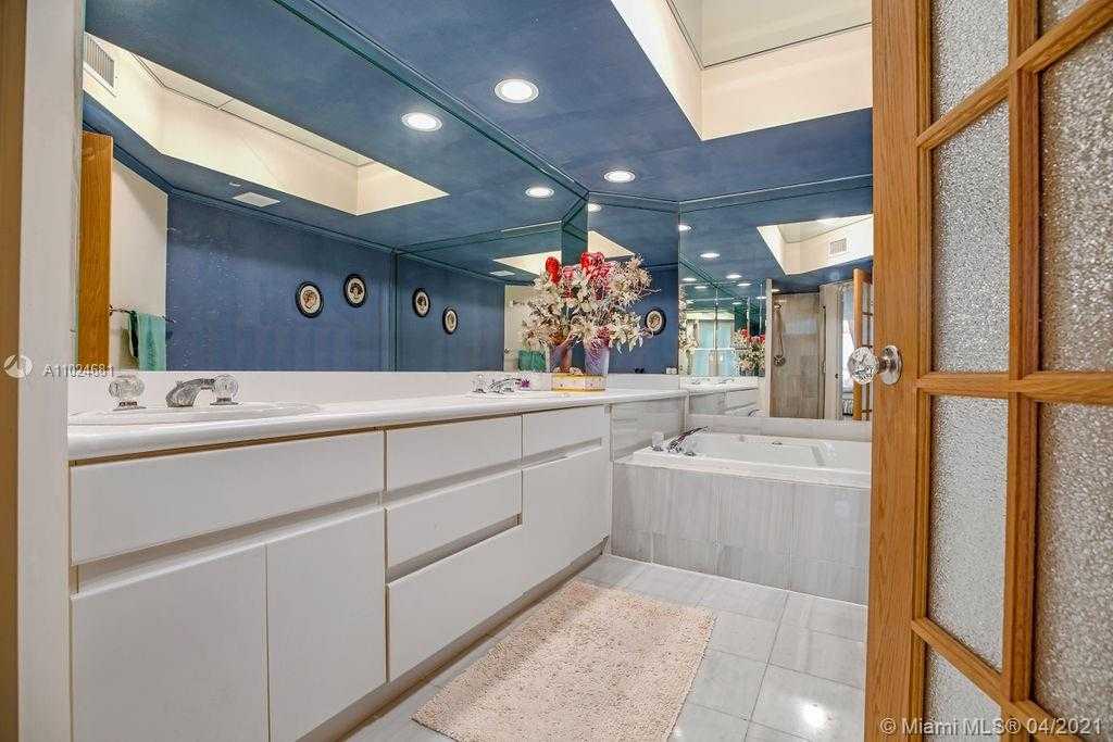 Small Image of 16425 COLLINS AVE #1212, Sunny Isles Beach Number 15