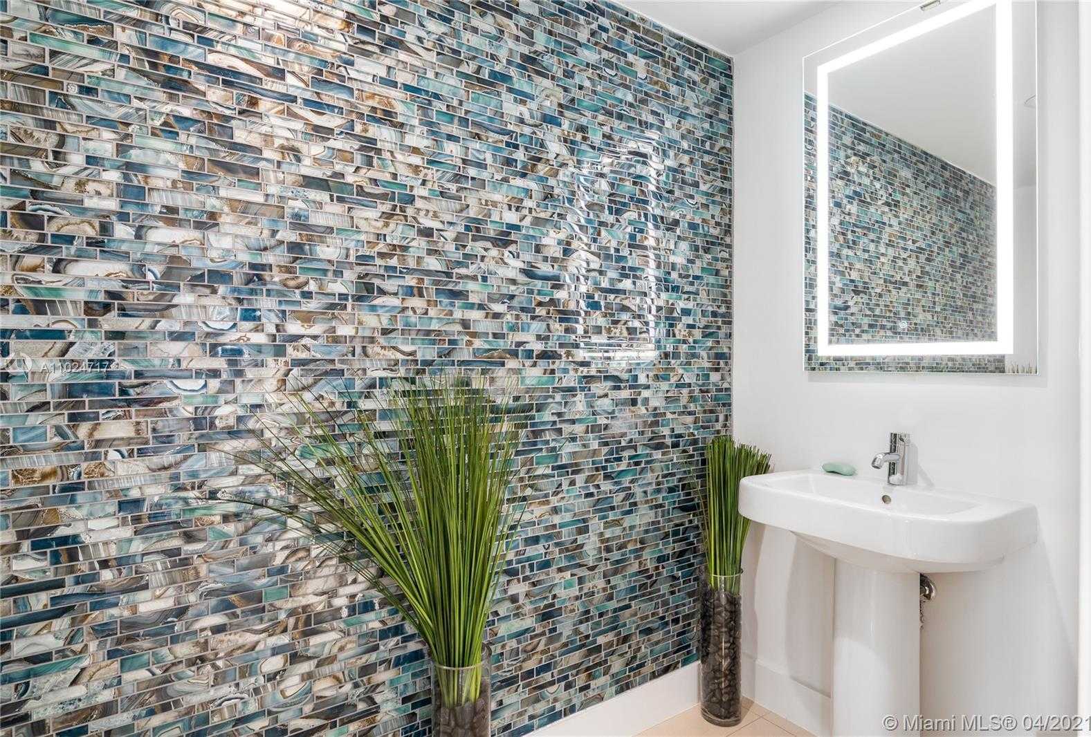 Small Image of 1040 BISCAYNE BLVD #2904, Miami Number 23