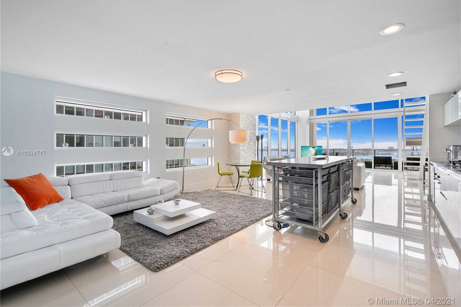 Small Image of 1040 BISCAYNE BLVD #2904, Miami Number 4