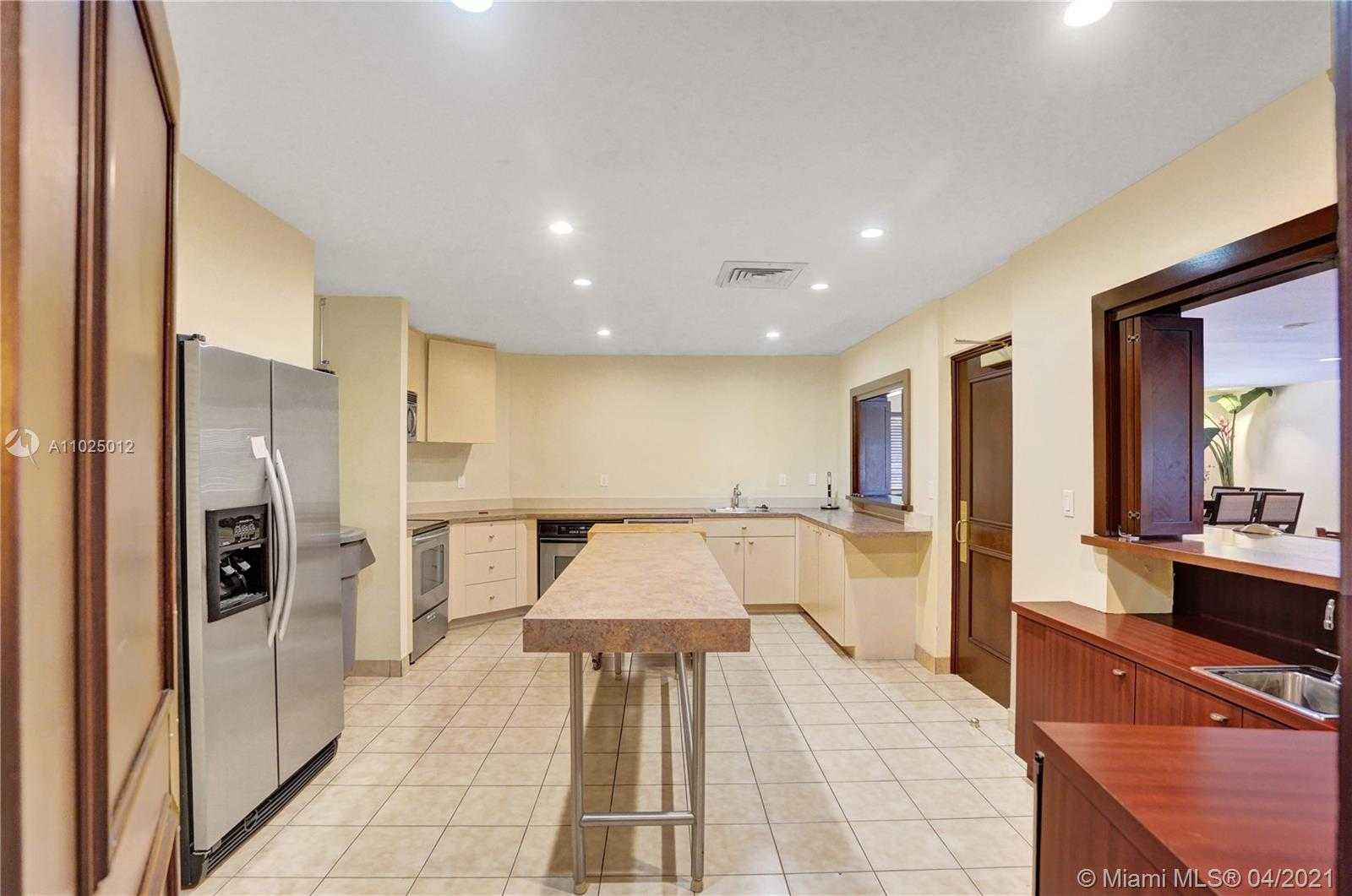 Small Image of 251 CRANDON BLVD #302, Key Biscayne Number 25