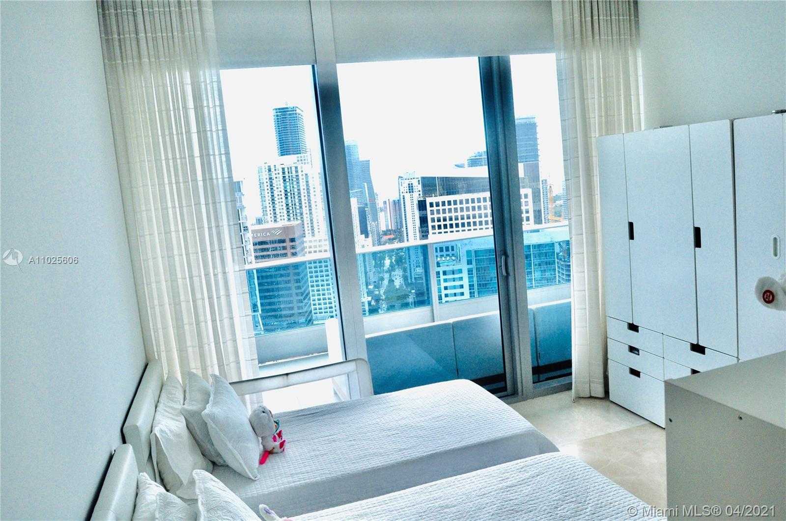 Small Image of 200 BISCAYNE BOULEVARD WAY #5202, Miami Number 6