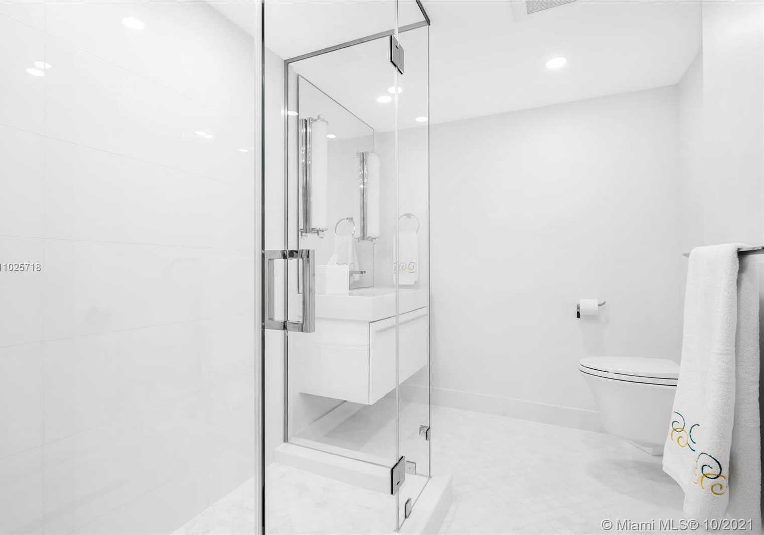 Small Image of 10155 COLLINS AVE #1805, Bal Harbour Number 24