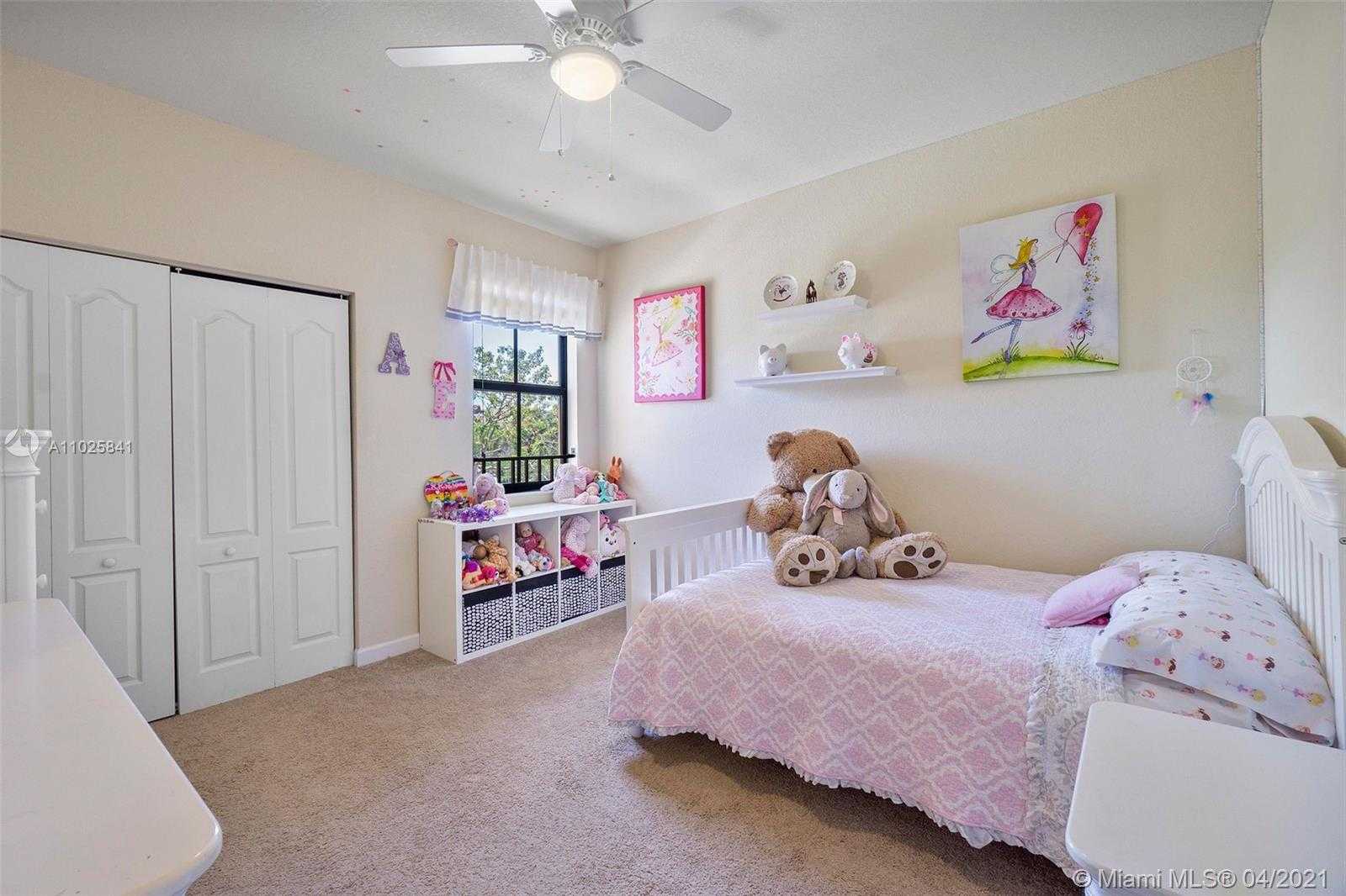 Small Image of 8415 LAKEVIEW TRL #8415, Parkland Number 16