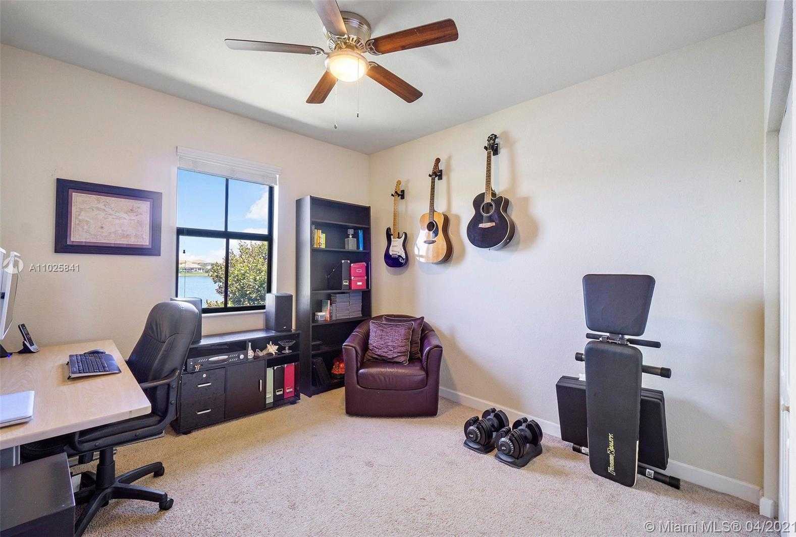 Small Image of 8415 LAKEVIEW TRL #8415, Parkland Number 20
