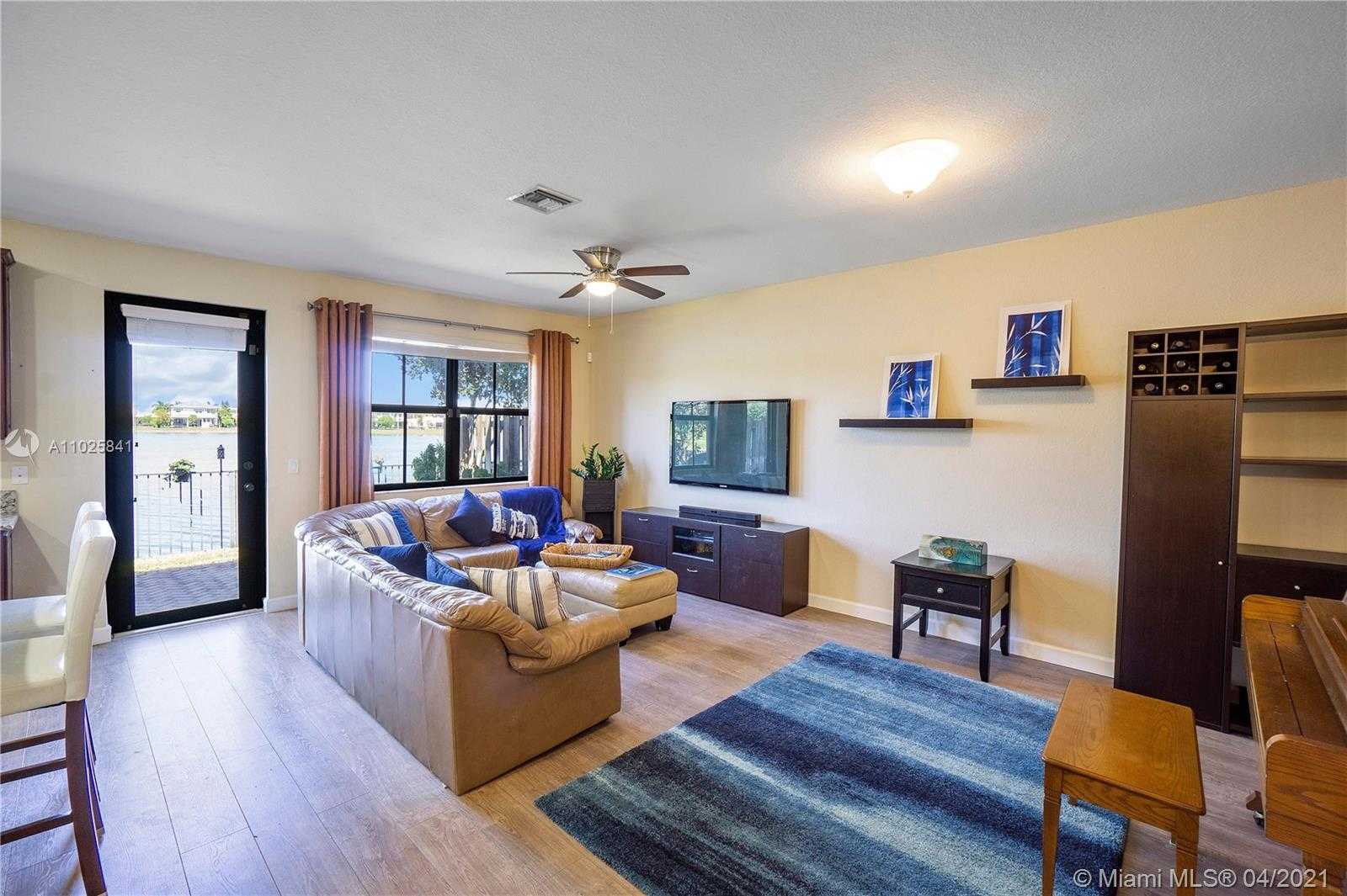 Small Image of 8415 LAKEVIEW TRL #8415, Parkland Number 6