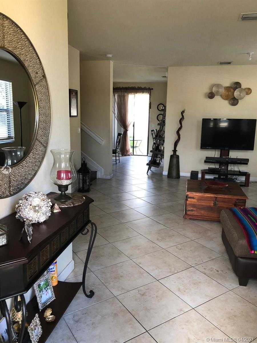 Small Image of 3303 WEST 90TH TER #3303, Hialeah Number 6