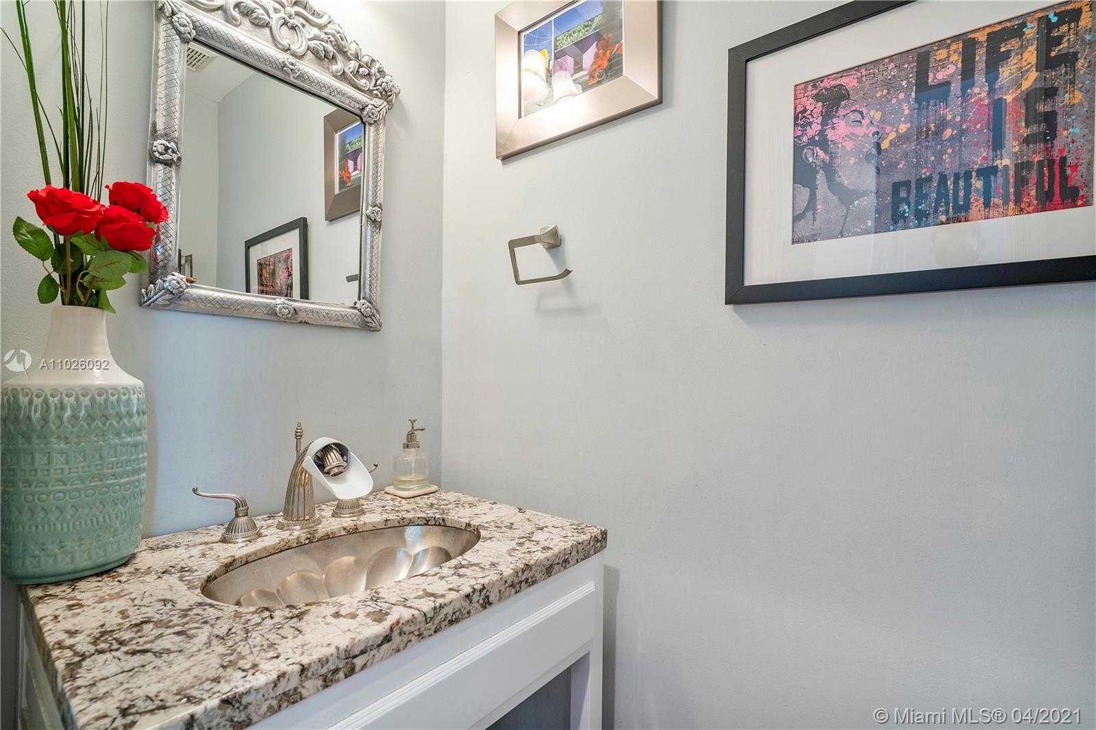Small Image of 3005 VIRGINIA ST #14, Miami Number 27