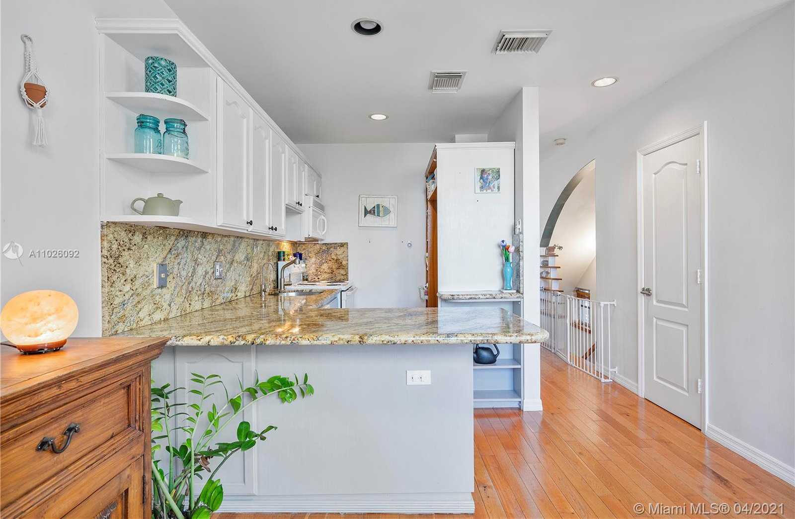 Small Image of 3005 VIRGINIA ST #14, Miami Number 28