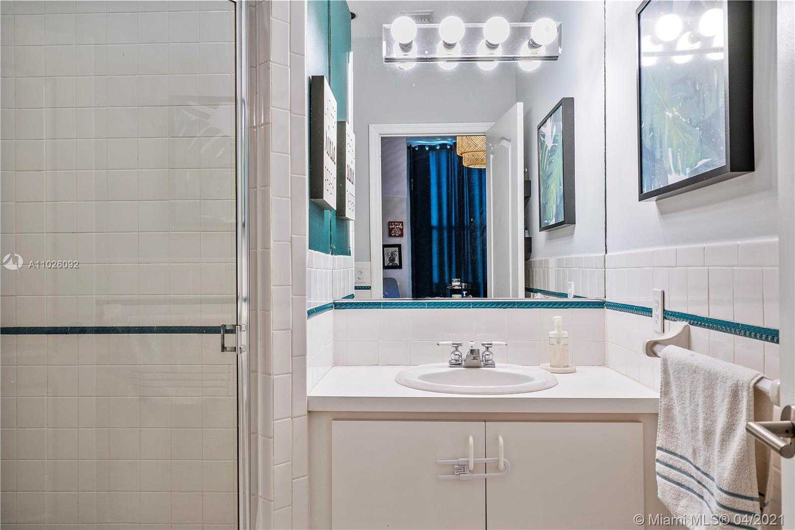 Small Image of 3005 VIRGINIA ST #14, Miami Number 31