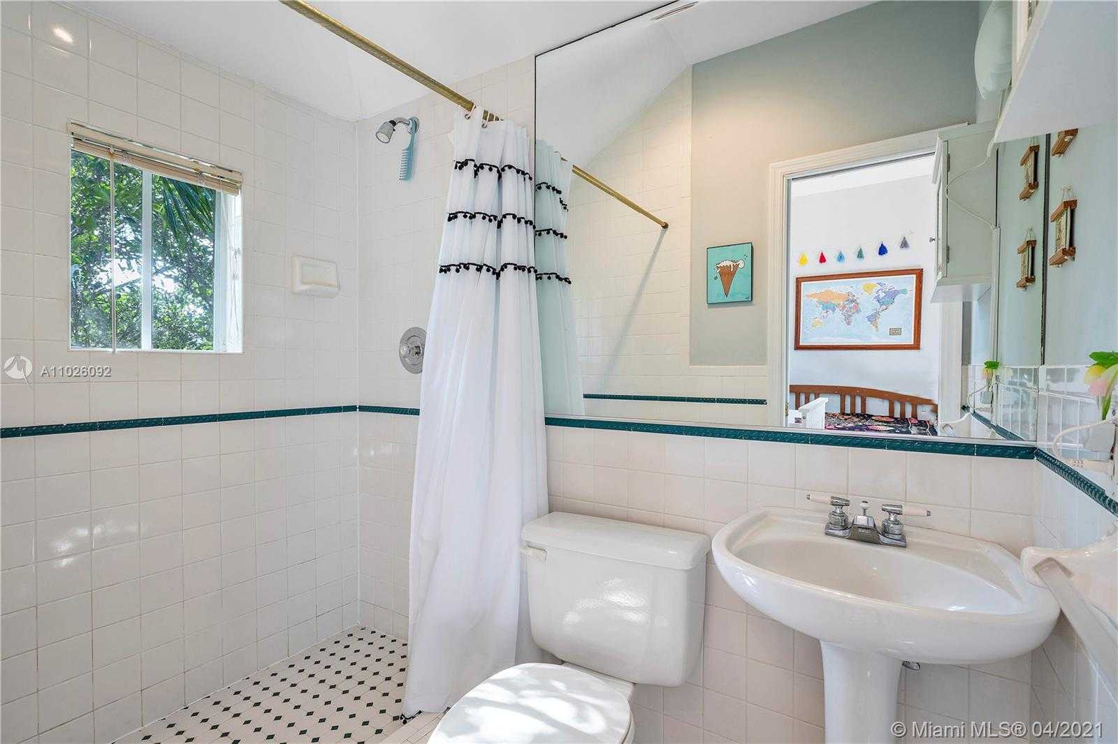 Small Image of 3005 VIRGINIA ST #14, Miami Number 35