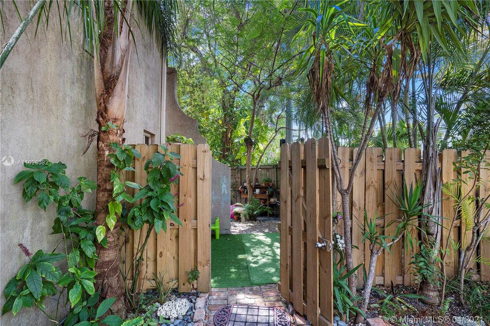 Small Image of 3005 VIRGINIA ST #14, Miami Number 4