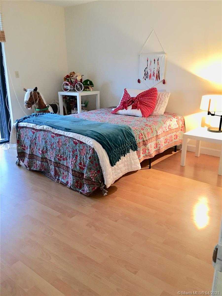Small Image of 425 GRAPETREE DR #209, Key Biscayne Number 14