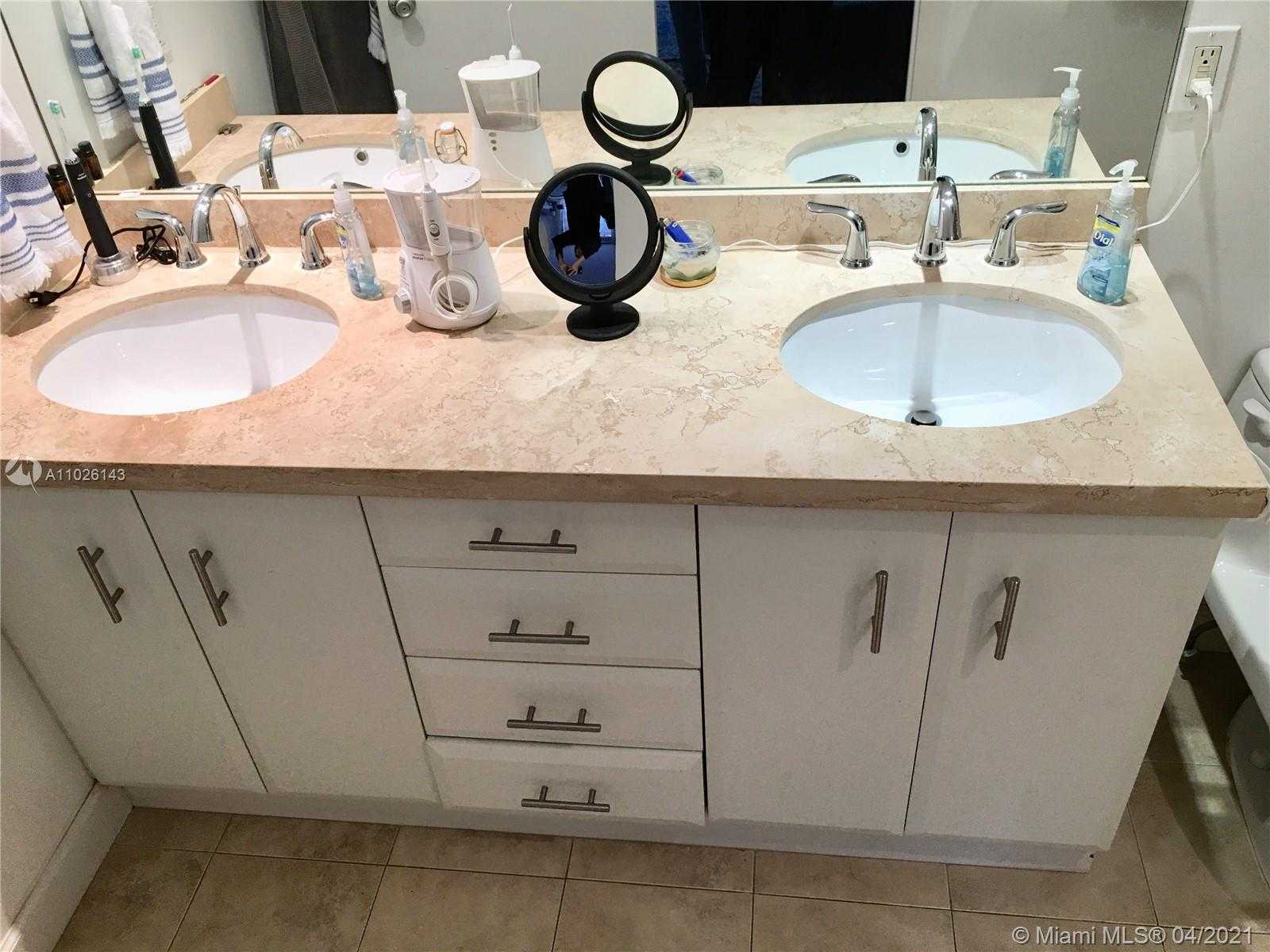 Small Image of 425 GRAPETREE DR #209, Key Biscayne Number 20