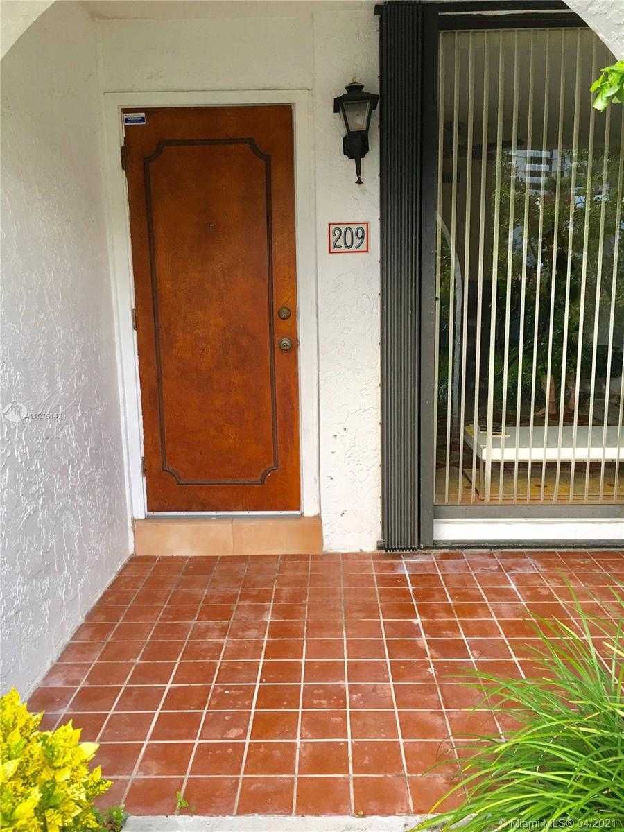 Small Image of 425 GRAPETREE DR #209, Key Biscayne Number 24