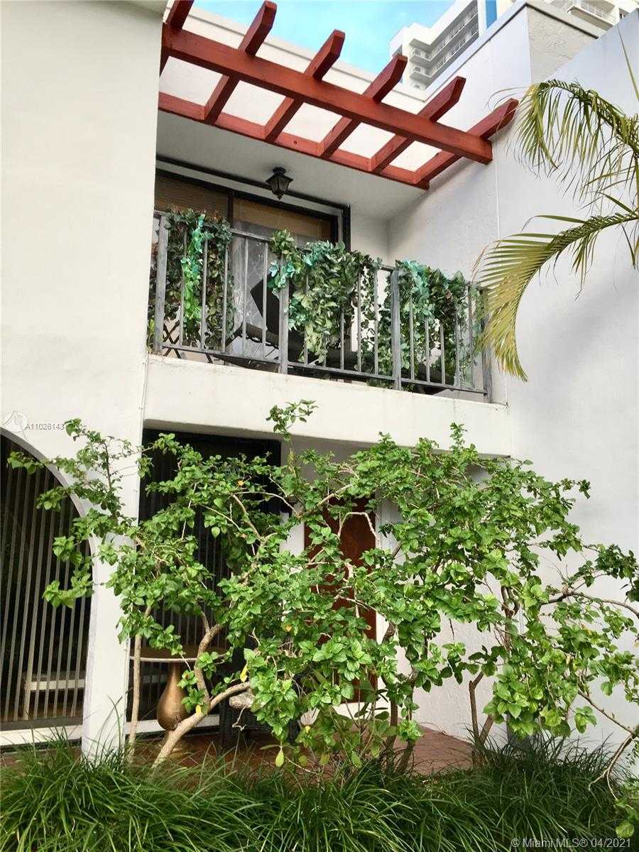 Small Image of 425 GRAPETREE DR #209, Key Biscayne Number 25