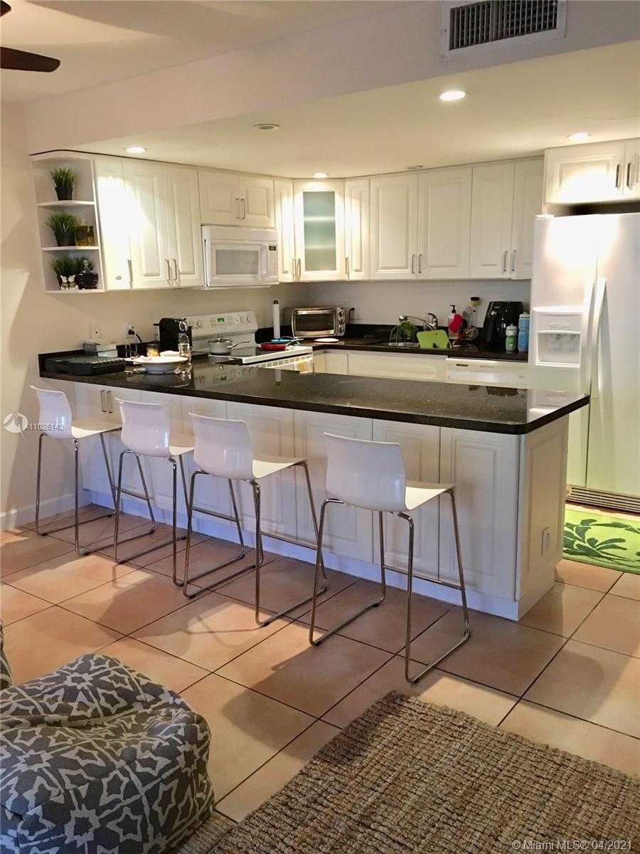 Small Image of 425 GRAPETREE DR #209, Key Biscayne Number 8