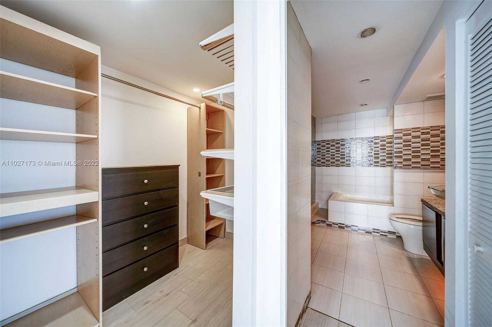 Small Image of 5838 COLLINS AVE #10A, Miami Beach Number 24