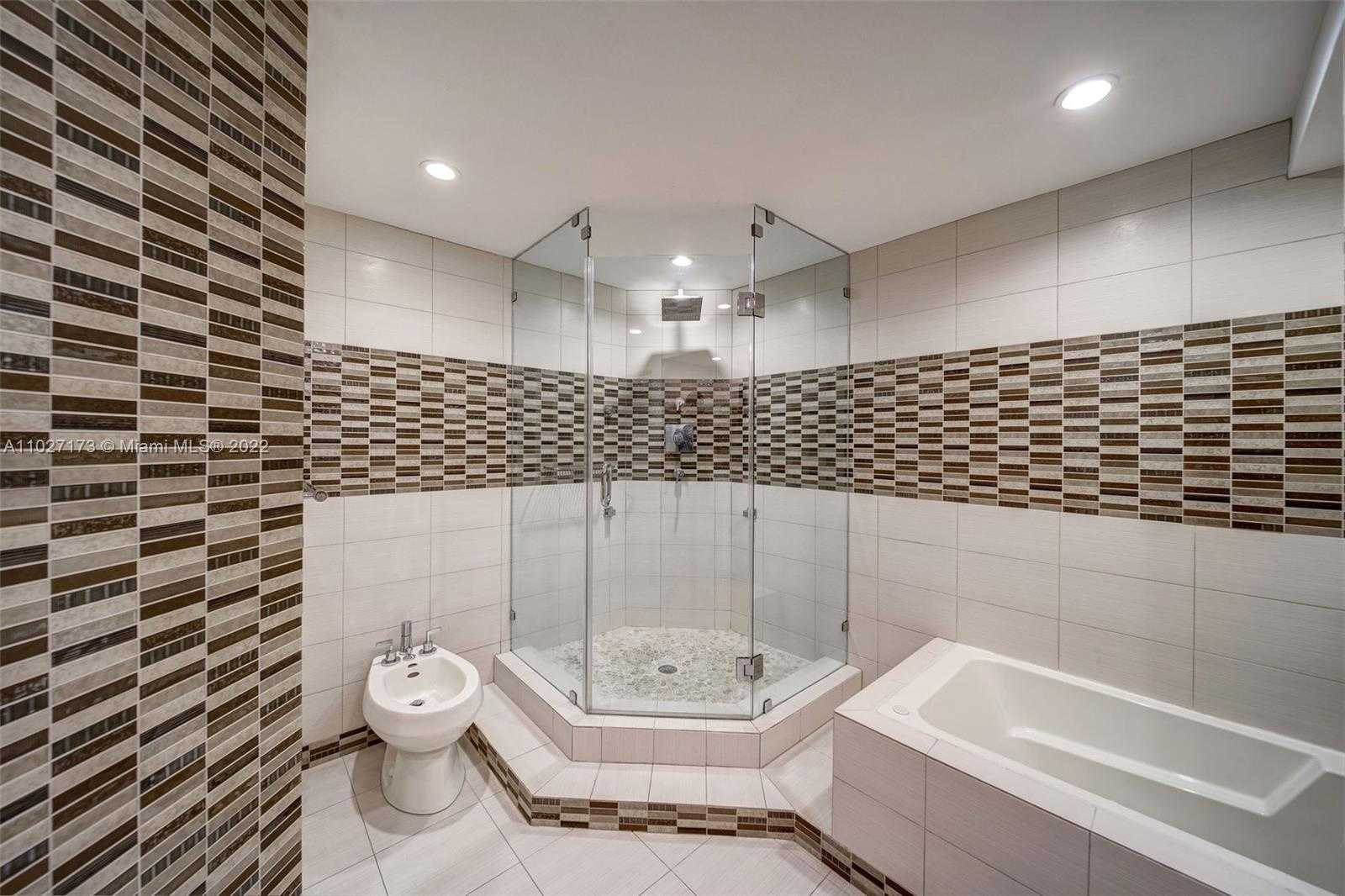 Small Image of 5838 COLLINS AVE #10A, Miami Beach Number 28