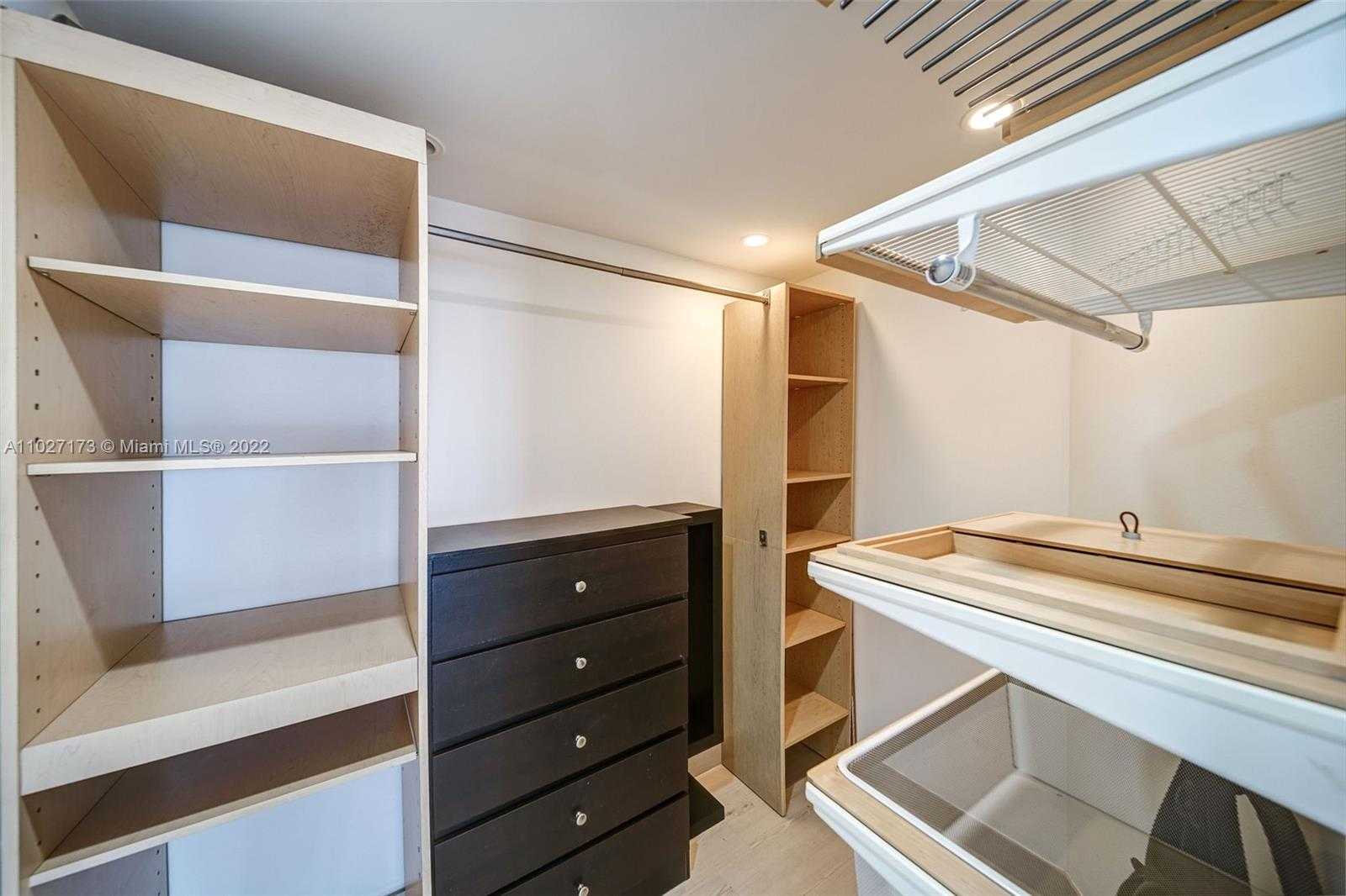 Small Image of 5838 COLLINS AVE #10A, Miami Beach Number 32