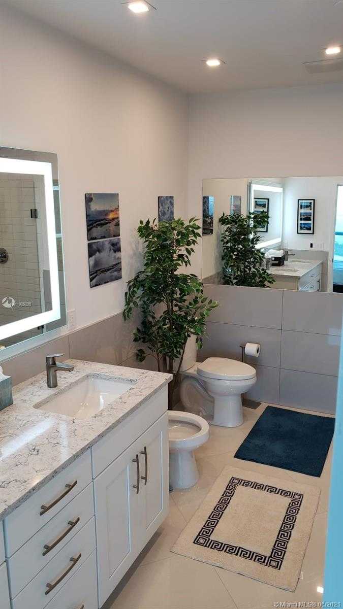 Small Image of 888 BISCAYNE BLVD #4612, Miami Number 13