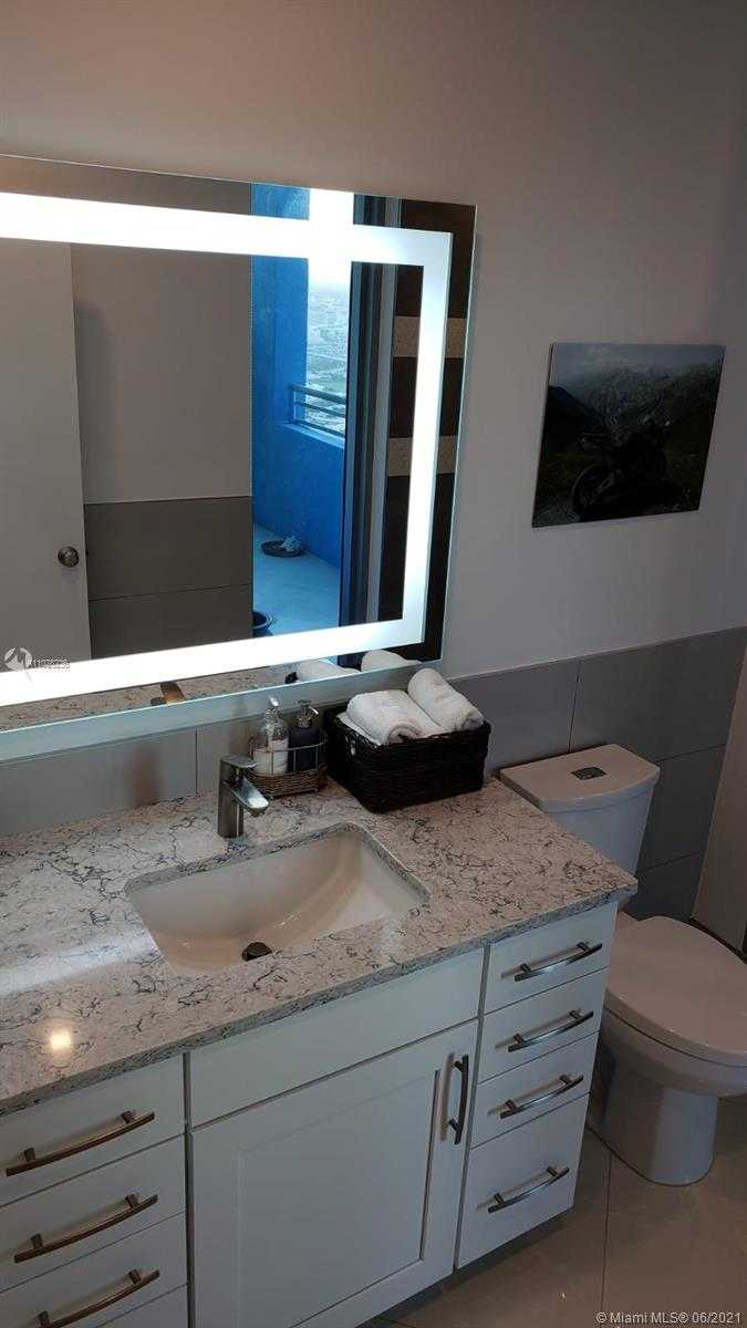 Small Image of 888 BISCAYNE BLVD #4612, Miami Number 14