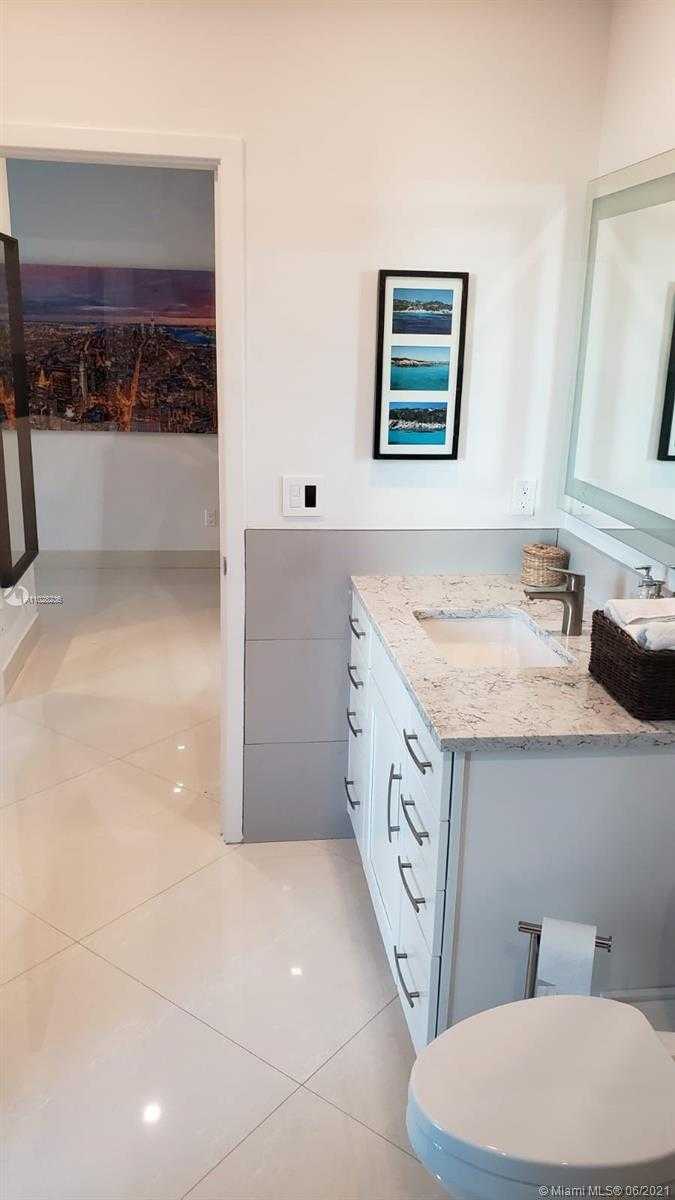 Small Image of 888 BISCAYNE BLVD #4612, Miami Number 18