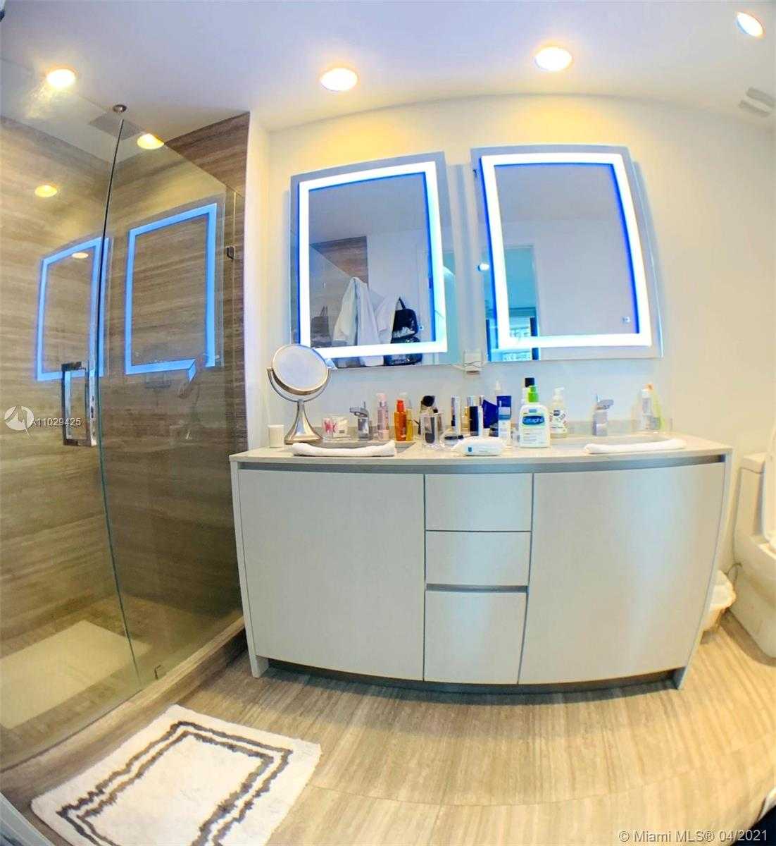 Small Image of 1010 BRICKELL AVE #3109, Miami Number 12