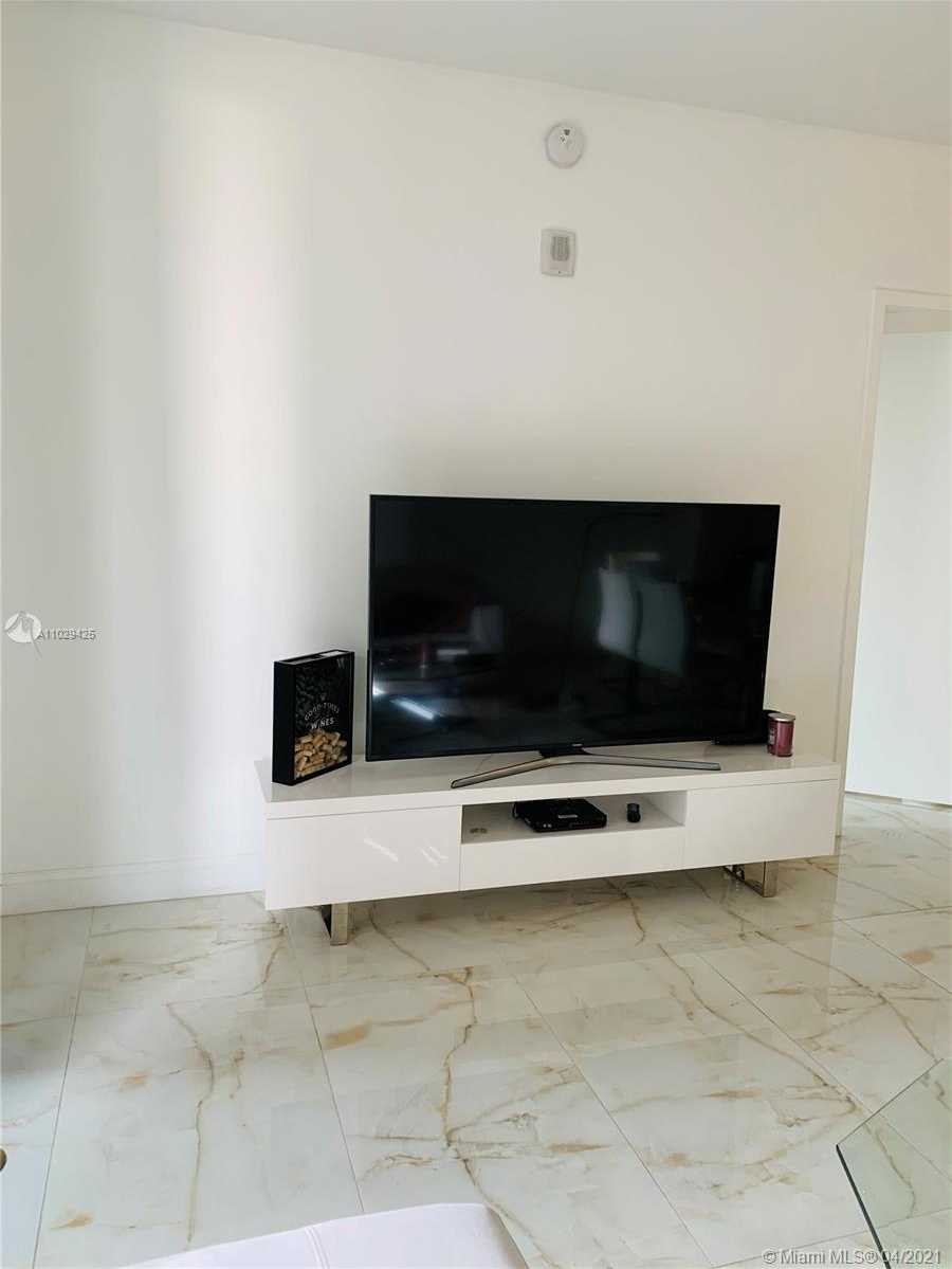 Small Image of 1010 BRICKELL AVE #3109, Miami Number 7