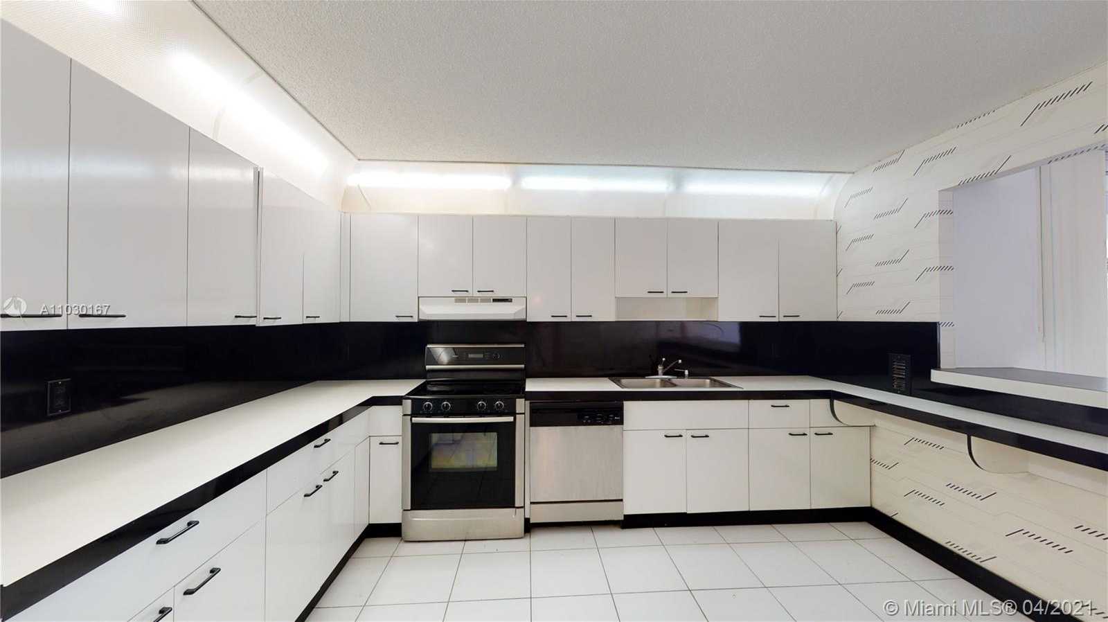 Small Image of 5750 COLLINS AVE #8B/8A, Miami Beach Number 13