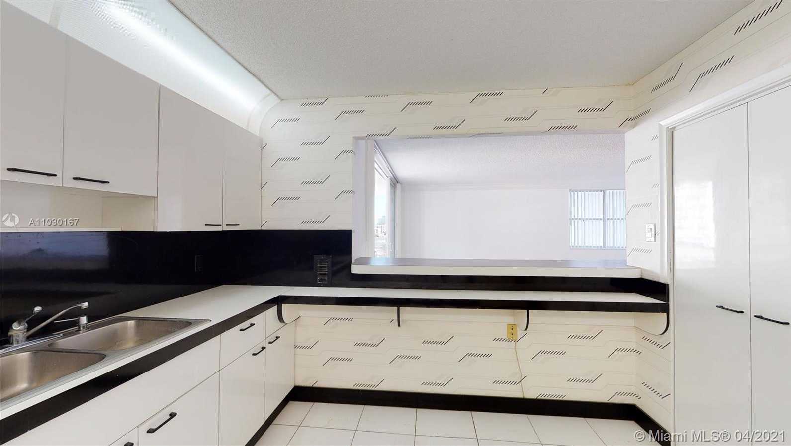 Small Image of 5750 COLLINS AVE #8B/8A, Miami Beach Number 14