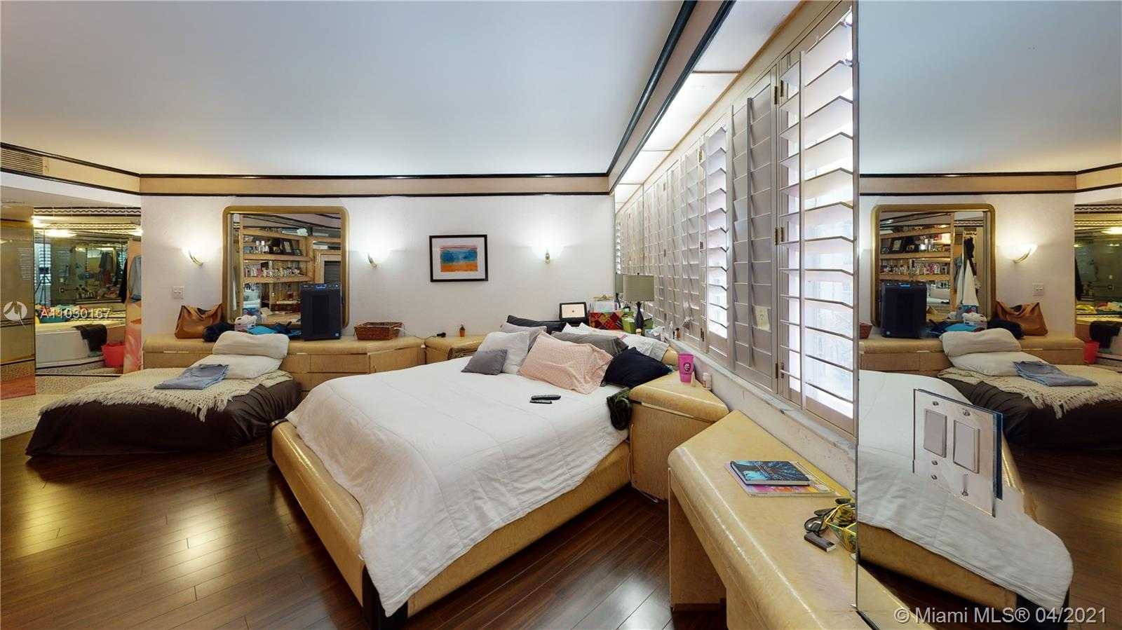 Small Image of 5750 COLLINS AVE #8B/8A, Miami Beach Number 17